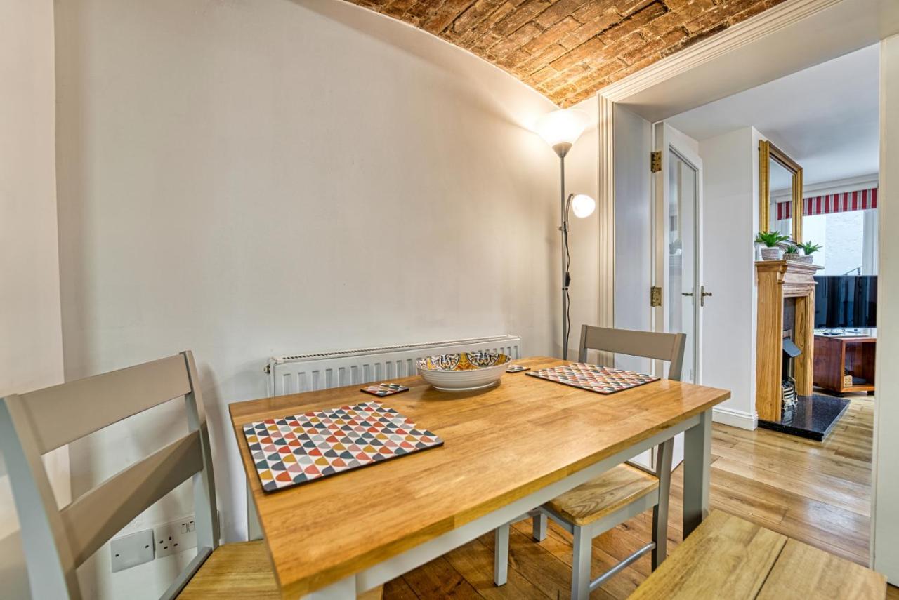 Host & Stay - The Basement On The Tything Вустер Экстерьер фото