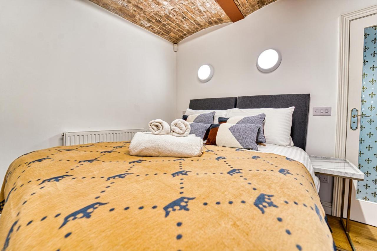 Host & Stay - The Basement On The Tything Вустер Экстерьер фото