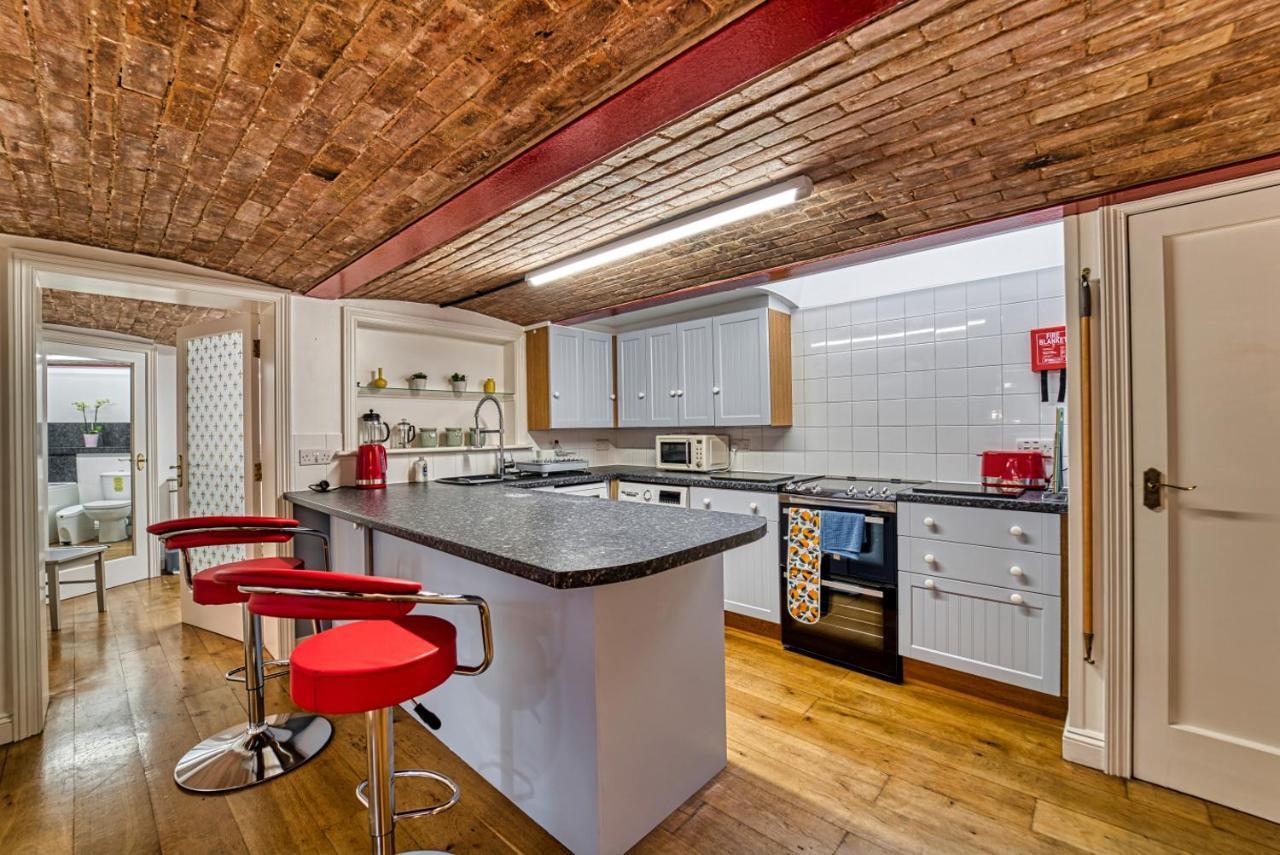 Host & Stay - The Basement On The Tything Вустер Экстерьер фото